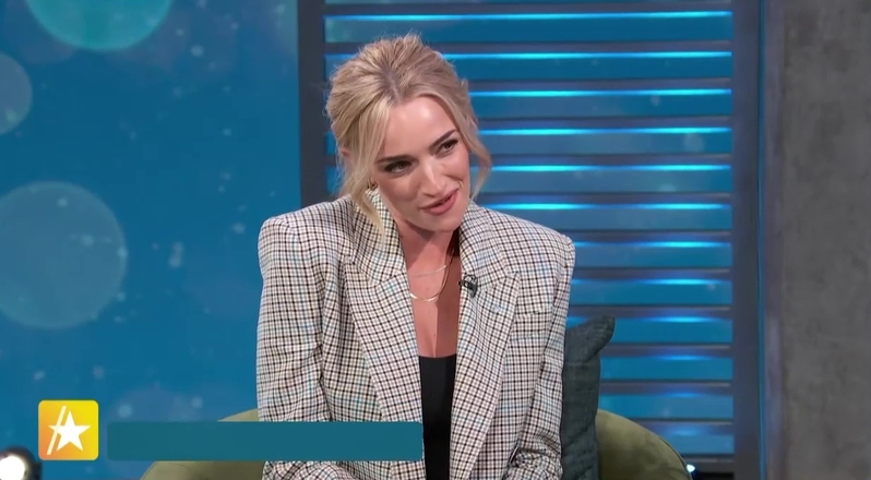 Brianne_Howey_006.jpg